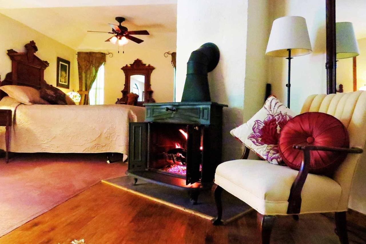 Benton Place Inn Eureka Springs Rum bild