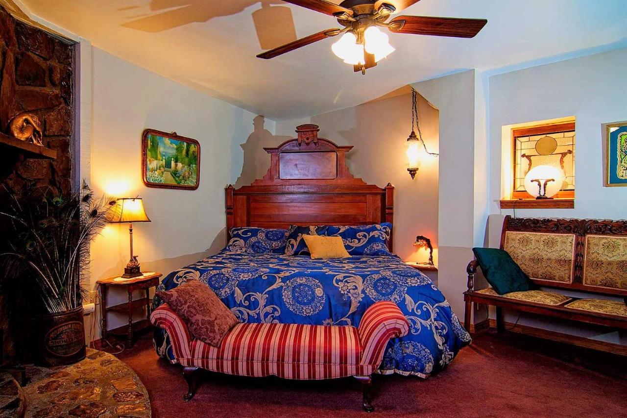 Benton Place Inn Eureka Springs Rum bild